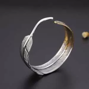 おしゃれ度アップ秋冬コレクション 20202020秋冬流行色紹介 ゴローズ goros バングル