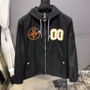 OffWhite オフホワイト ジャケット コーデ エレガントな ウィンドブレーカー2020春夏大活躍 定番の防水ウェア人気トレンド