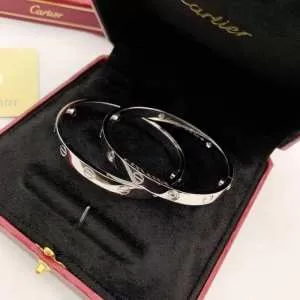 2色可選 カルティエ CARTIER 2020春夏人気トレンドアイテム オシャレ印象で人気の高い ブレスレット