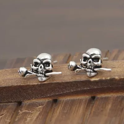 2020 肌触りの気持ちい〜 クロムハーツ CHROME HEARTS シルバー925 ピアス