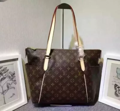 高級感演出 2020 ルイ ヴィトンLOUIS VUITTON 手持ちショルダー掛け 56689
