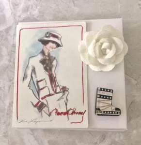 ブローチ シャネル CHANEL 特に夏は人気アイテム 大人カジュアル夏ファッション2020