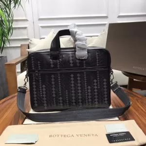 ビジネスバッグ 2色可選 《2020年》今、注目のストリート 海外セレブは大人気 ボッテガ ヴェネタ BOTTEGA VENETA