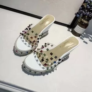 暑い今こそ活躍させたい 2020春夏は人気定番 ヴァレンティノ VALENTINO サンダル 2色可選