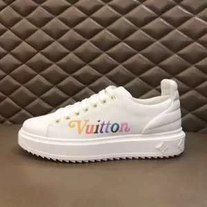 秋トレンドの新定番 ルイ ヴィトン LOUIS VUITTON 2020年秋冬に欠かせない ランニングシューズ 今から取り入れられるトレンド