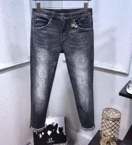 2020モデル ジーンズ オススメのアイテムを見逃すな ヴェルサーチVERSACE