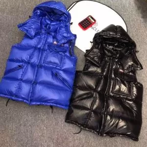 【20202020秋冬】おしゃれの人気色 MONCLER モンクレール 秋冬トレンド感のある着こなし 高レベルの保温性 ダウンジャケット メンズ