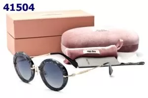 売れ筋MIU MIU ミュウミュウ　都会的な雰囲気を高めるサングラス