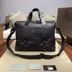 春夏大人カジュアル ボッテガ ヴェネタ BOTTEGA VENETA ビジネスバッグ 大人カジュアル夏ファッション2020