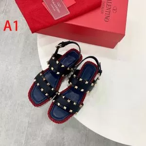 サンダル 3色可選 2020春夏人気トレンドアイテム 海外セレブは大人気 ヴァレンティノ VALENTINO