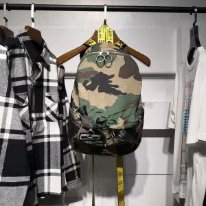 リュック、バックパック OffWhite 洗練された印象に オフホワイト 2020春夏は人気定番