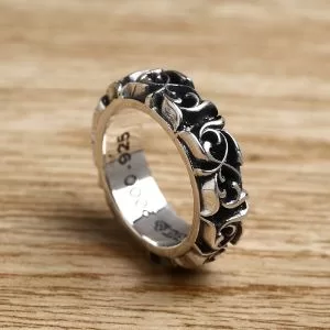 上品な印象に格上げ リング指輪 CHROME HEARTS 季節をまたい新作アイテム クロムハーツ