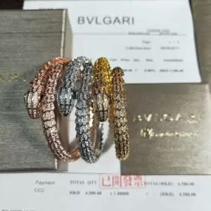 3色可選オシャレ印象で人気の高い ブルガリ BVLGARI 2020即旬な装いに ブレスレット お洒落トレンド人気