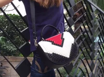 大人気☆NEW2020春夏 クリスチャンルブタン Christian Louboutin スパイク 手持ちショルダー掛け最高ランク