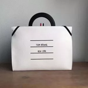 流行ファッション 今シーズン人気のアイテム トムブラウン THOM BROWNE ポーチ