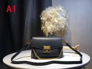 レディースバッグ リラックス感のあるゆったり ジバンシー GIVENCHY 夏のコーデには欠かせない 多色選択可 2020夏ファション新品