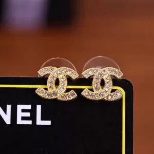 人気の高いブランド ピアス 累積売上総額第１位 スワロフスキー SWAROVSKI 2020春新作