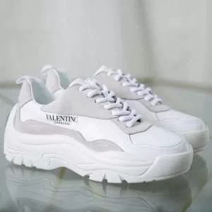 今年注目すべき秋冬ファッション ランニングシューズ ヴァレンティノヒットする秋冬コレクション VALENTINO 男女兼用 2020トレンドアイテム激安