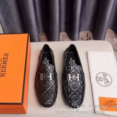 エルメス 通勤通学どちらでも使え HERMES 限定アイテムが登場 ローファー 万能に使える