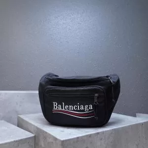 ウエストポーチ バレンシアガ毎日はちょっとイイ秋冬新品 ファッショントレンドを早速チェック BALENCIAGA 2020秋冬流行ファション