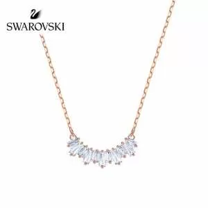 ネックレス おすすめ大人かわいい着こなし 2020年の春夏に着たい スワロフスキー SWAROVSKI