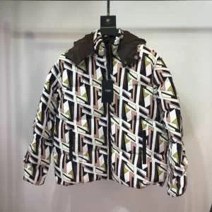 2色可選 FENDI 今季トレンドをうまく取り ダウンジャケット お洒落で秋冬注目トレンド メンズ フェンディ 【2020秋冬】の注目トレンド