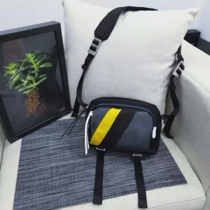 秋冬とれんど新品目立ち プラダ PRADA 2020秋冬最重要アイテム ミニバッグ ファッション上級者向け