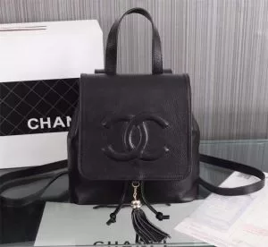 夏の大人カジュアルスタイル シャネル CHANEL 2020年最新ファッション レディースバッグ リラックス感のあるゆったり