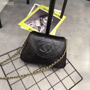 ショルダーバッグ 2色可選 大人の可愛さを引き立て 2020年春夏流行ファッション シャネル CHANEL