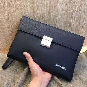 海外大人気 プラダ PRADA 今なお素敵なアイテムだ ポーチ 今年の春トレンド