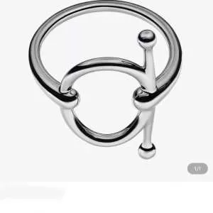 春夏のトレンドアイテム エルメス HERMES 上品な涼やかさある印象に リング指輪 2020春夏の大注目トレンド