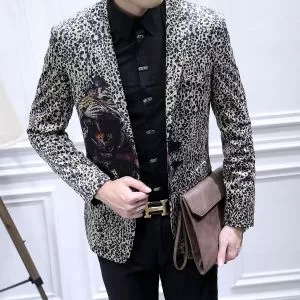 ジバンシー GIVENCHY 流行の注目ブランド スーツ 人気デザインで欲しい 最近人気一番