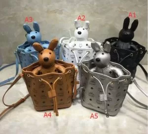 多色可選 2020新作 エムシーエム コピー MCM 斜め掛けバッグ 【新型タイプ入荷】