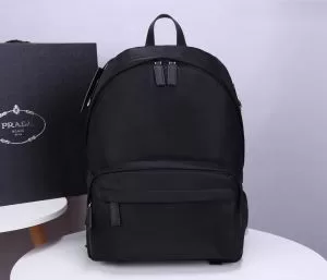 コーデの完成度を高める リュック お手頃プライス プラダ PRADA さらに魅力的