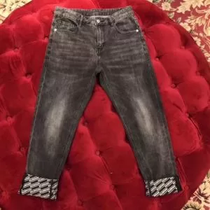 今なお素敵なアイテムだ バレンシアガ BALENCIAGA ジーンズ 今年の春トレンド