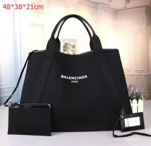 バレンシアガ BALENCIAGA2020春夏新作 デザイン性の高い い手持ちショルダー掛け