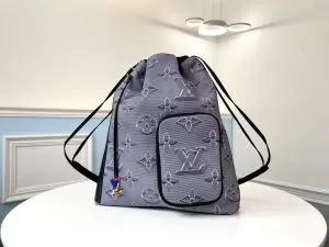 通勤通学どちらでも使え ルイ ヴィトン LOUIS VUITTON 限定アイテムが登場 レディースバッグ
