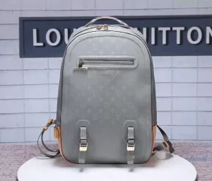 ミックス感が溢れる ルイ ヴィトン LOUIS VUITTON 高感度アイテム バックパック