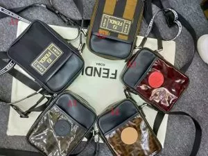 話題の新作到着フェンディ FENDI 2020年人気満々のブランド ミニバッグ 多色可選