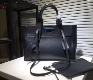 秋冬大活躍　PRADA プラダ 定番品質保証　今季新作登場　3色可選 海外先行発売　トートバッグ