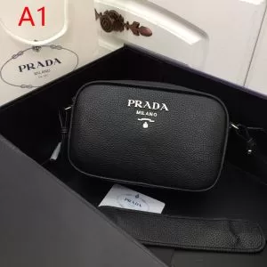 PRADA 春夏のトレンドアイテム レディースバッグ プラダ 爽やかすぎない大人の印象に多色選択可 2020春夏の大注目トレンド