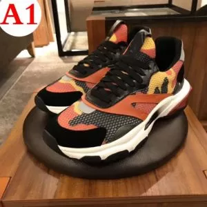 カジュアルシューズ 4色可選 お洒落トレンド人気 2020春夏トレンドアイテム VALENTINO ヴァレンティノ