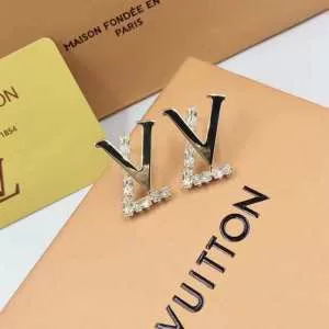 夏の王道　適度な上品さ ルイ ヴィトン 2020春夏も引き続き人気セール LOUIS VUITTON オシャレな印象に ピアス