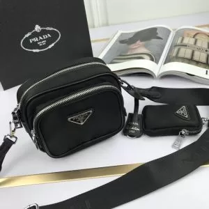 レディースバッグ エレガントな雰囲気 プラダ おしゃれな人が持っている PRADA
