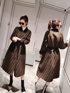 最新トレンドコーデおすすめ　スカート 使いやすさのトレンド　フェンディ機能性が良くブランド新品　FENDI 20202020秋冬のファッション