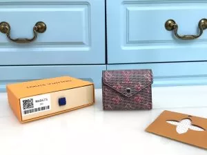 大人かわいい秋冬コーデを楽しみ ルイ ヴィトン LOUIS VUITTON 2020秋のファッショントレンドはこれ 財布ウォレット