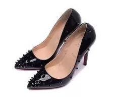 上品な雰囲気が漂う　 2020 Christian Louboutinクリスチャンルブタン 洗練されたパンプス