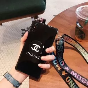 2色可選 2020秋冬流行ファション トレンド入り確実最新コレクション シャネル CHANEL ケータイケース