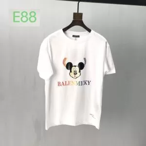 確定となる上品 バレンシアガ2色可選 BALENCIAGA 海外でも大人気 半袖Tシャツ 日本未入荷カラー