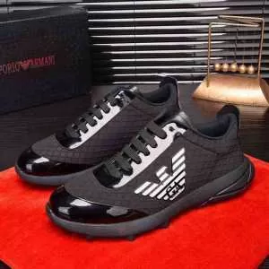 最重要2020秋冬トレンド ランニングシューズ ファッション上級者向け アルマーニ素敵続くトレンド ARMANI